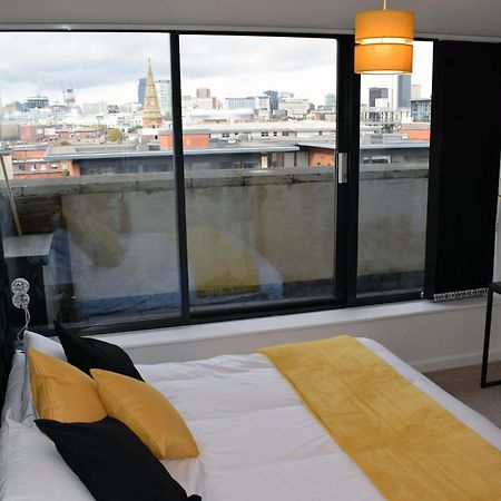 Penthouse - Amazing City Skyline Views - Balcony - Free Extra 2 Hours - Free Parking - Utilita Arena - Bullring Shopping - New St Station- Super King Size Bed Birmingham Buitenkant foto