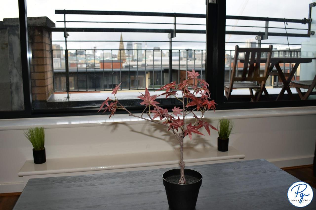 Penthouse - Amazing City Skyline Views - Balcony - Free Extra 2 Hours - Free Parking - Utilita Arena - Bullring Shopping - New St Station- Super King Size Bed Birmingham Buitenkant foto