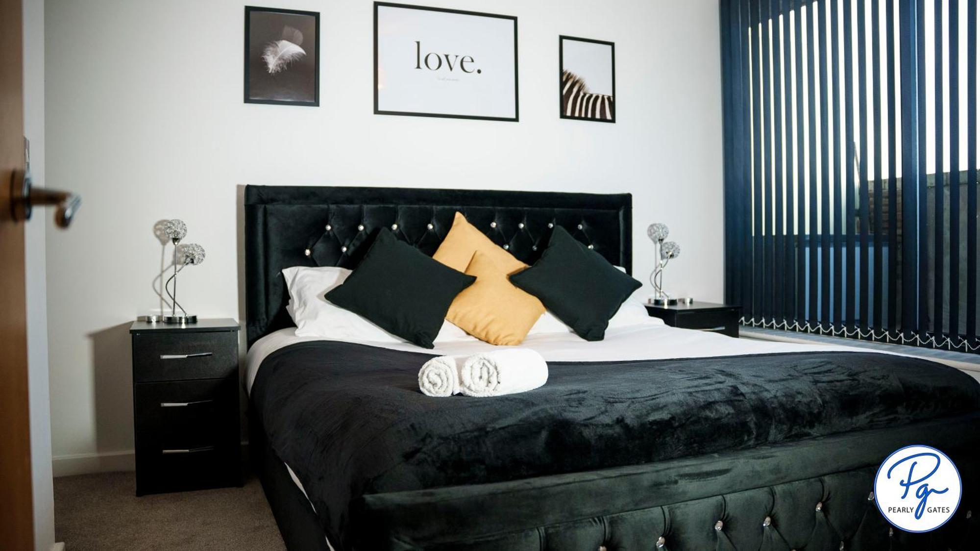 Penthouse - Amazing City Skyline Views - Balcony - Free Extra 2 Hours - Free Parking - Utilita Arena - Bullring Shopping - New St Station- Super King Size Bed Birmingham Buitenkant foto