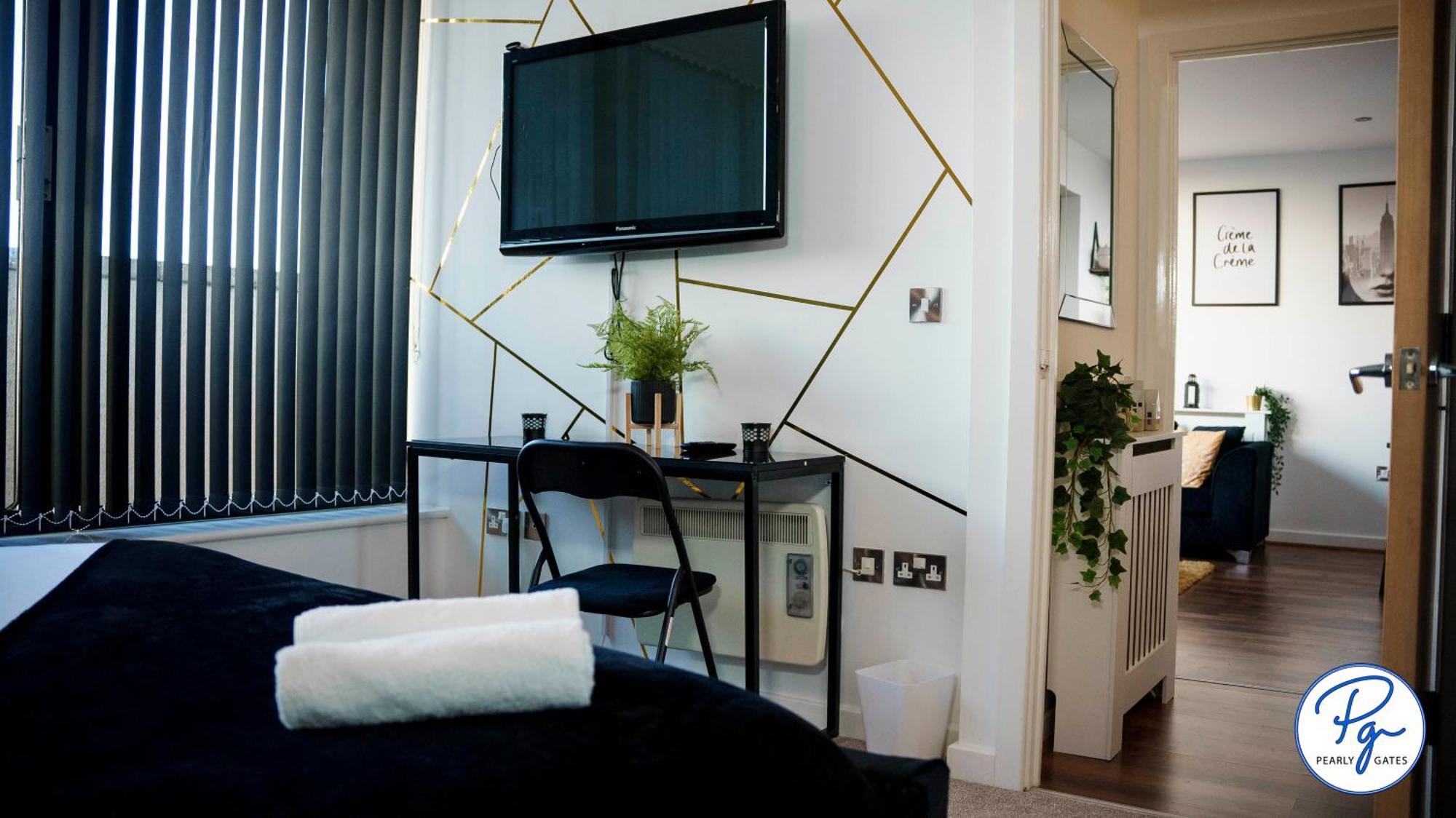 Penthouse - Amazing City Skyline Views - Balcony - Free Extra 2 Hours - Free Parking - Utilita Arena - Bullring Shopping - New St Station- Super King Size Bed Birmingham Buitenkant foto